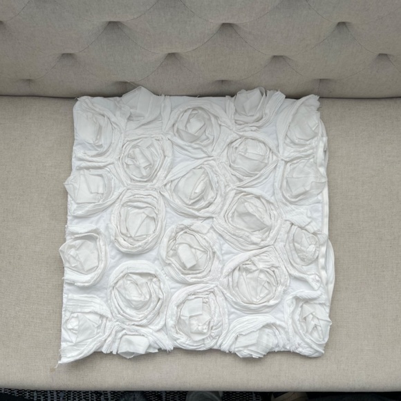 West Elm White Flower 20 x 20 Pillow Cover - Pillow 2 of 2 - Picture 1 of 9